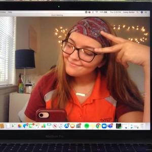 Meet your Posher, Casey